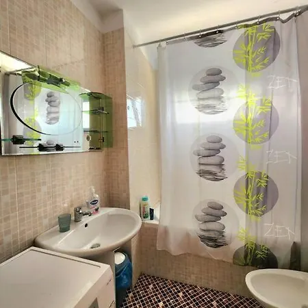 Ring Flat Ii W/ 24h Check In Apartment *